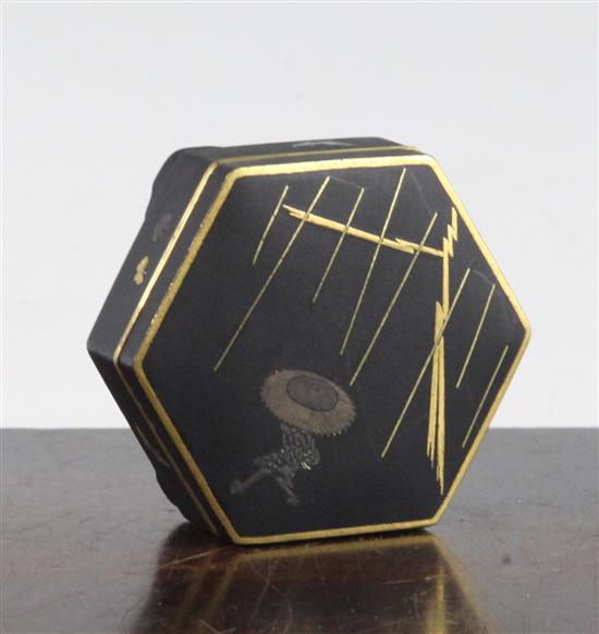 A Japanese Komai-type damascened iron hexagonal kogo and cover, early 20th century, 5.5cm